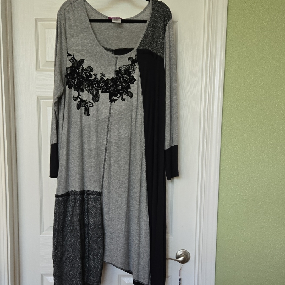 Taillissime  Gray and Black Dress, L,  NWOT